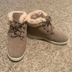 Brand - BearPaw and it’s been once.